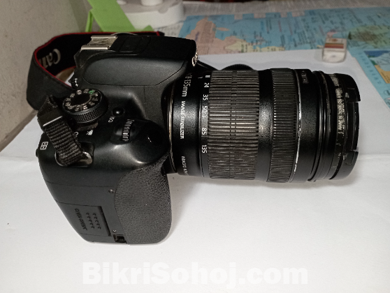 EOS 700D with 18-135 mm IS STM zoom lens